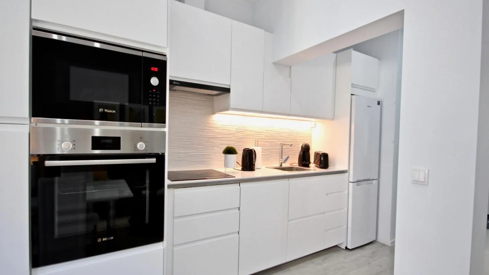 Контакты Akicity Arroios Silver